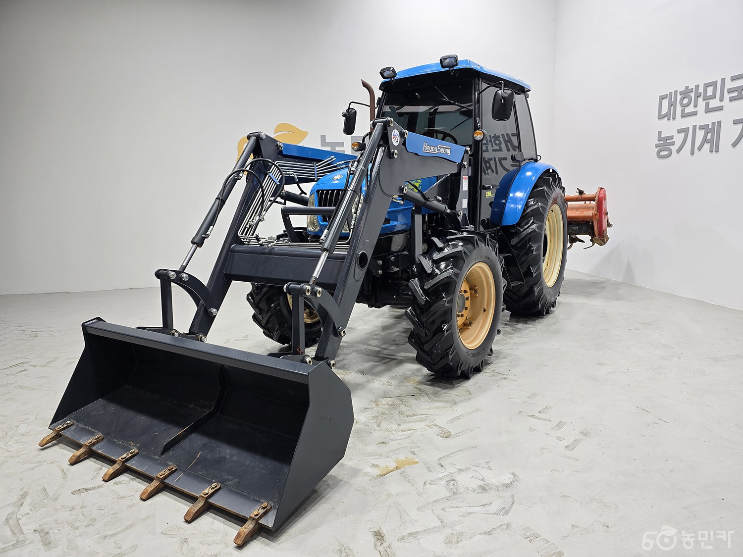 LS엠트론 L7030